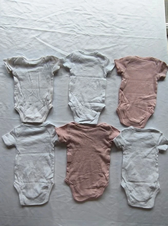 Lot of 6 Kiabi 3-month short-sleeved bodysuits white and pink – photo 3